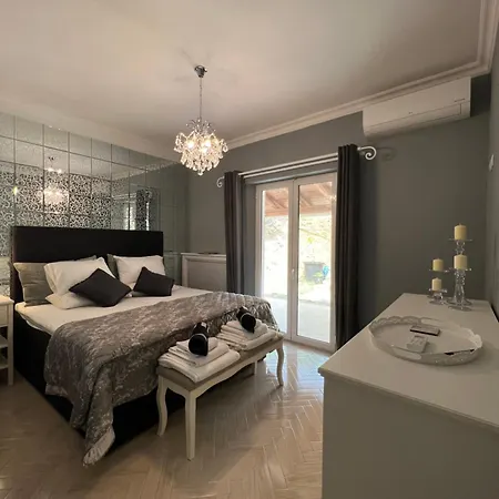 Alexakis Villa Doukádes