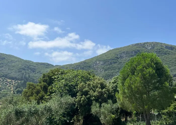וילה Alexakis